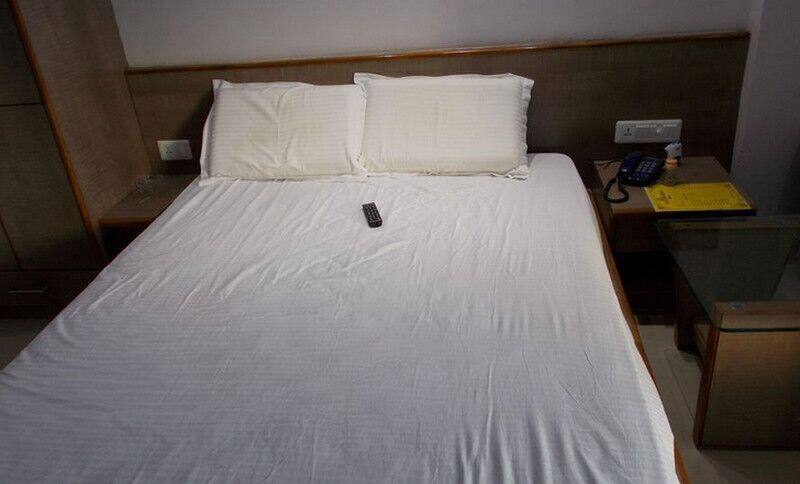 Lucky Kashmir Hotel, Srinagar 1